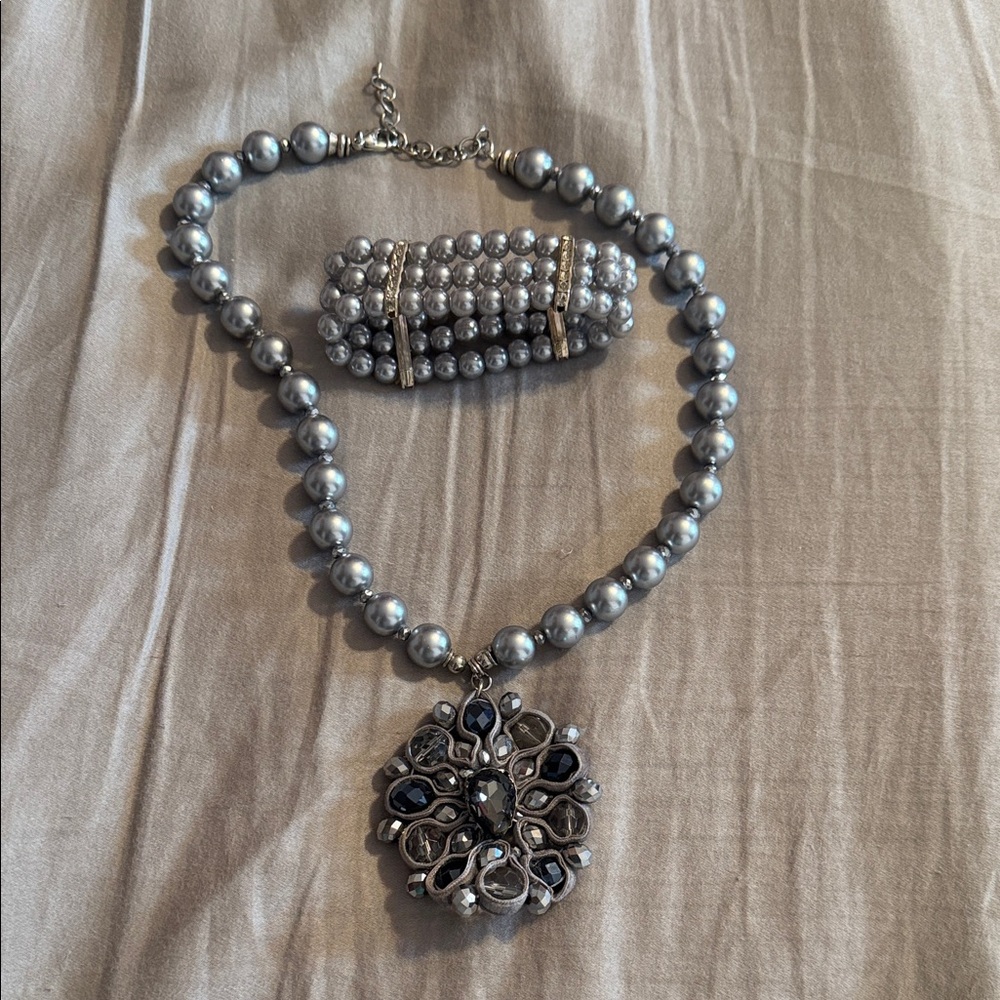 Elegant Silver Pearl Necklace and Bracelet Set